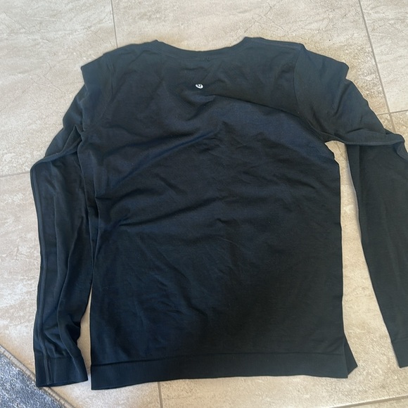 Lululemon top - Picture 2 of 2